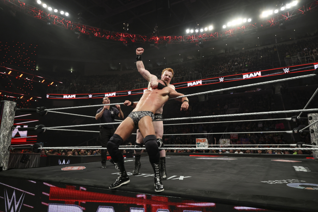 Netflix WWE Monday Night Raw (5)